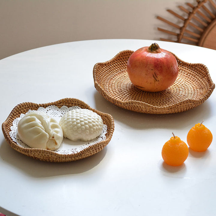 Women handmade natural serving plates set Kalsten