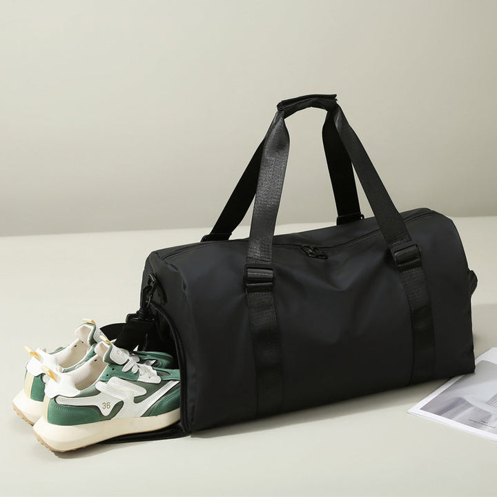 Sporty Travel Bag With Water-Repellent Material And Multiple Compartments Kalsten