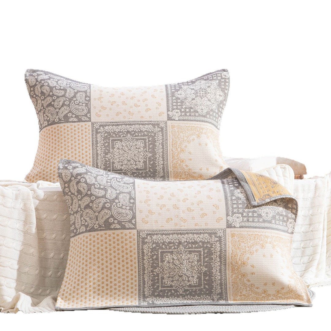 Ladies Decorative Cushion Cover with Elegant Checkered Pattern Kalsten
