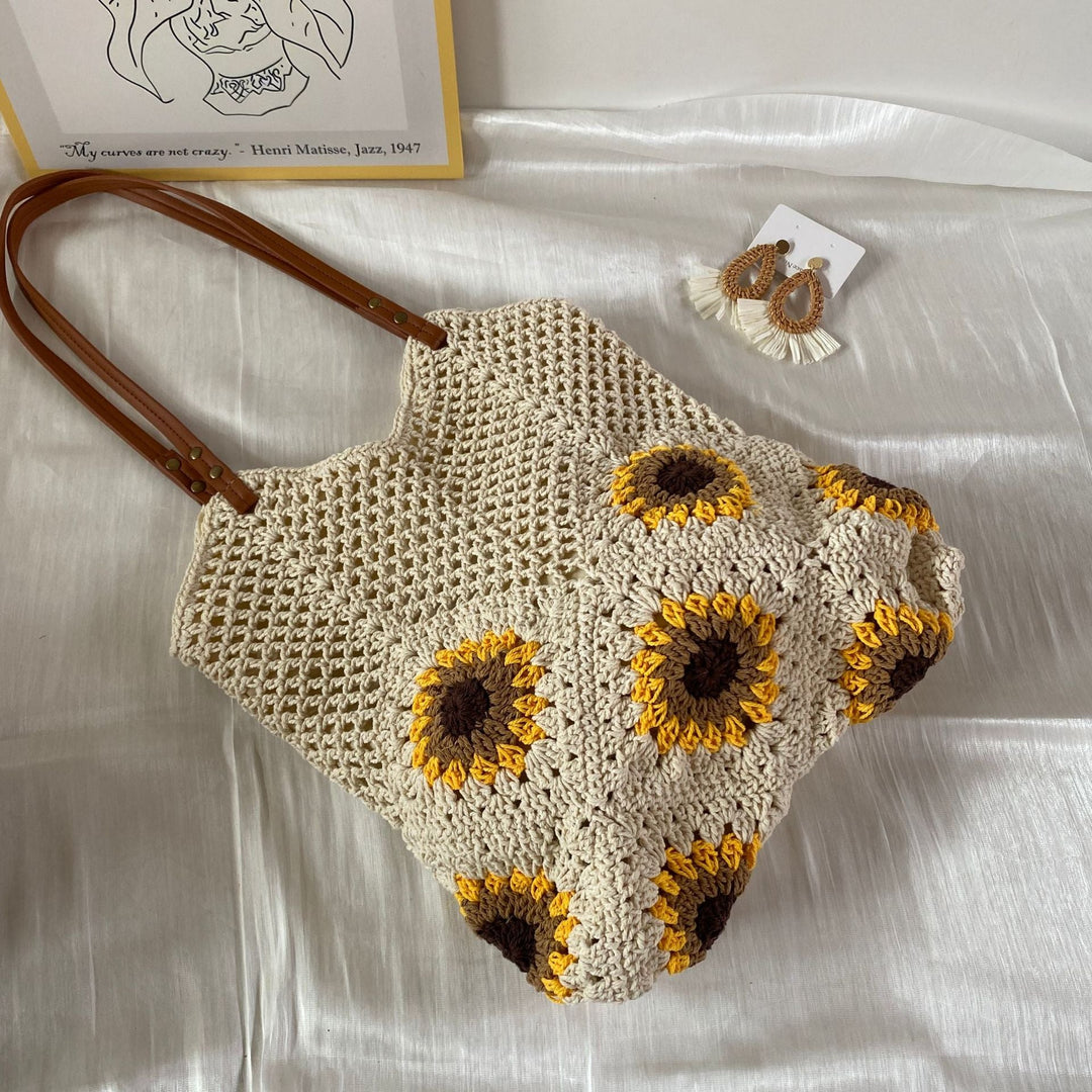Hand-knotted shoulder bag with sunflower pattern Kalsten