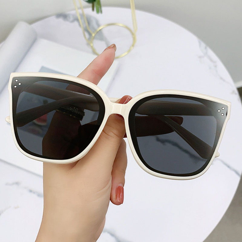 Women's Cat-Eye Sunglasses in Elegant and Modern Design Kalsten