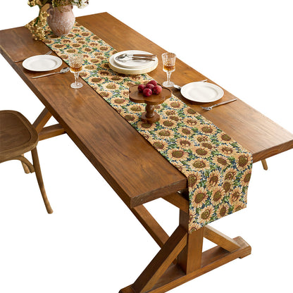 Elegant Floral Pattern Table Runner