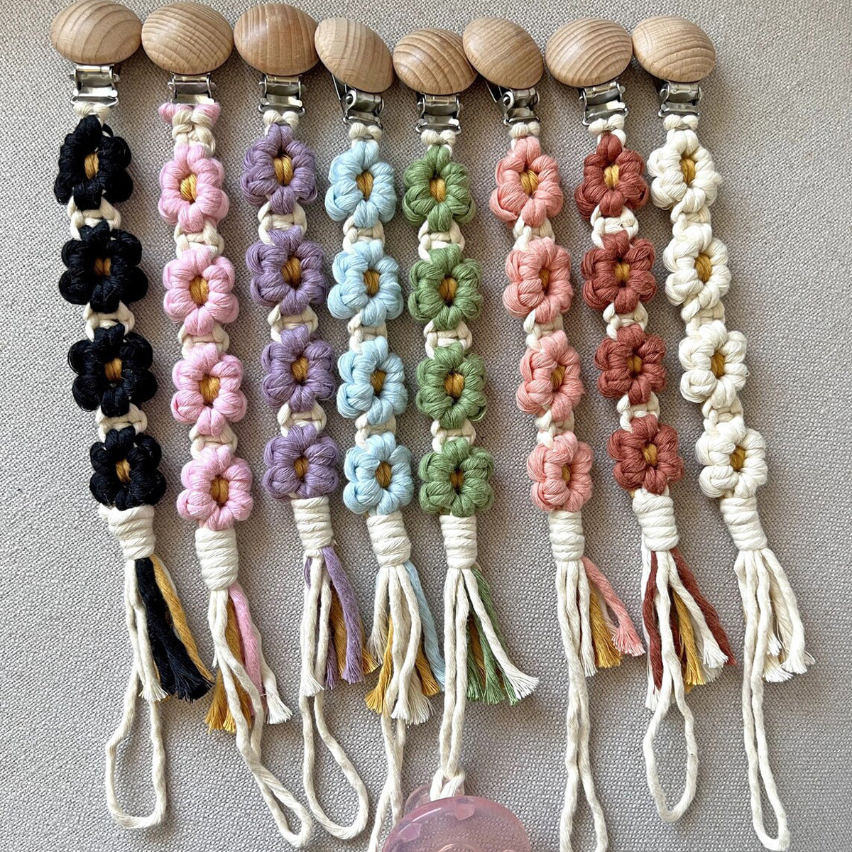 Decorative Floral Eyewear Chain Acalora
