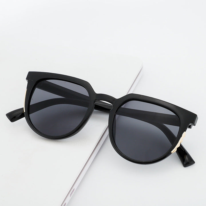 Ladies elegant sunglasses with fashionable frame and UV protection Kalsten