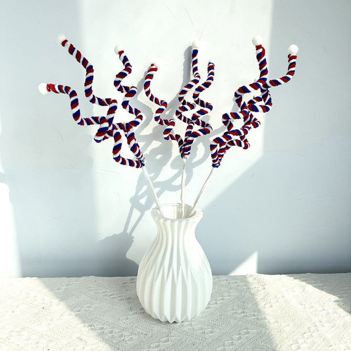 Unisex decorative spiral decoration stake with tinsel vines and ball ends Kalsten