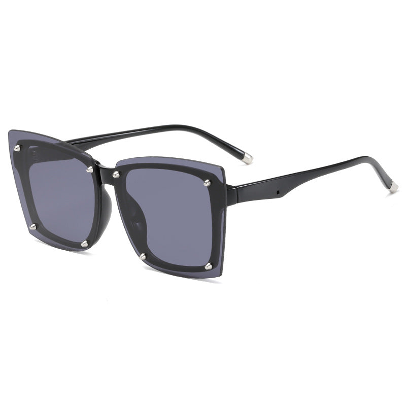 Women's statement sunglasses with stylish square frame and fashionable accents Kalsten