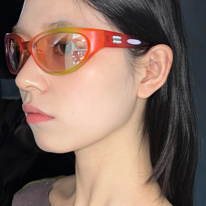 Ladies extravagant sunglasses with curved design Kalsten