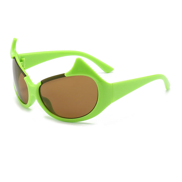 Women's extravagant fashionable sunglasses with striking curved frames Kalsten