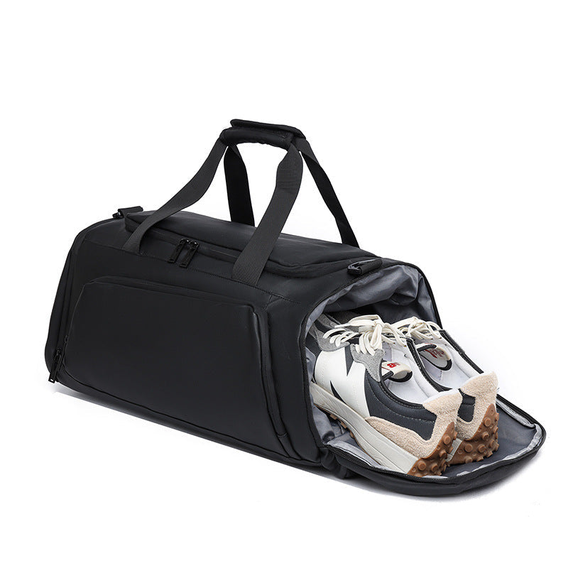 Practical sports and travel bag with organized storage space Kalsten