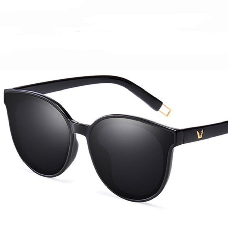 Women’s Fashion Sunglasses in Cat-Eye Style Kalsten