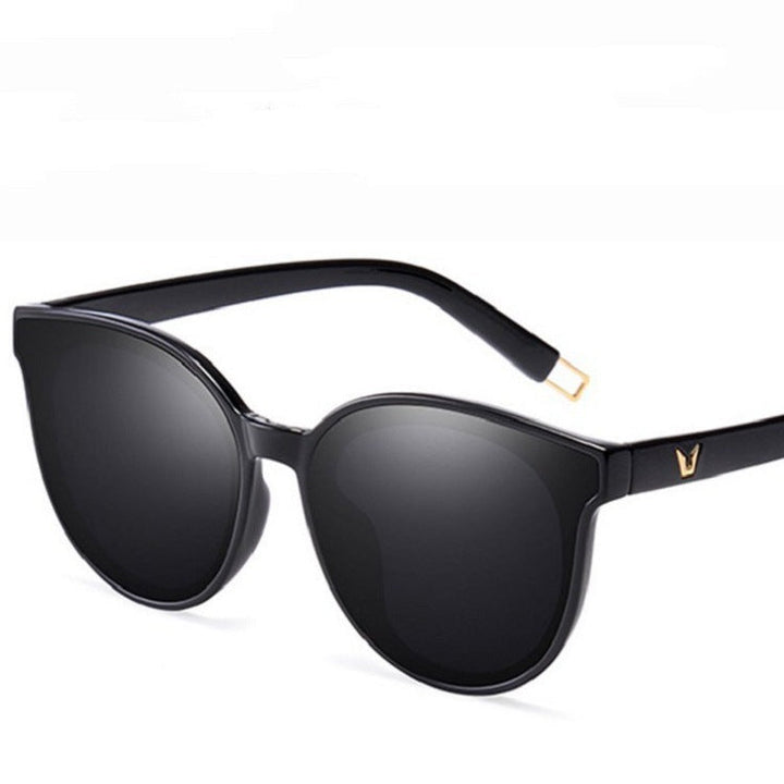 Women’s Fashion Sunglasses in Cat-Eye Style Kalsten