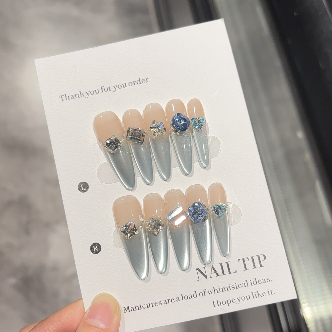 Glamorous artificial nails with sparkling stones Kalsten