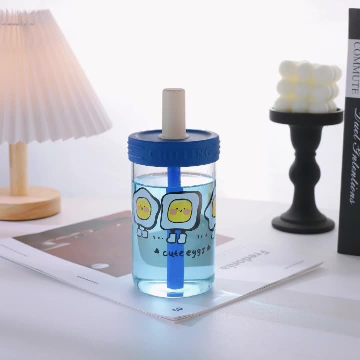 Women creative drinking container with practical silicone surface and playful animal design Kalsten