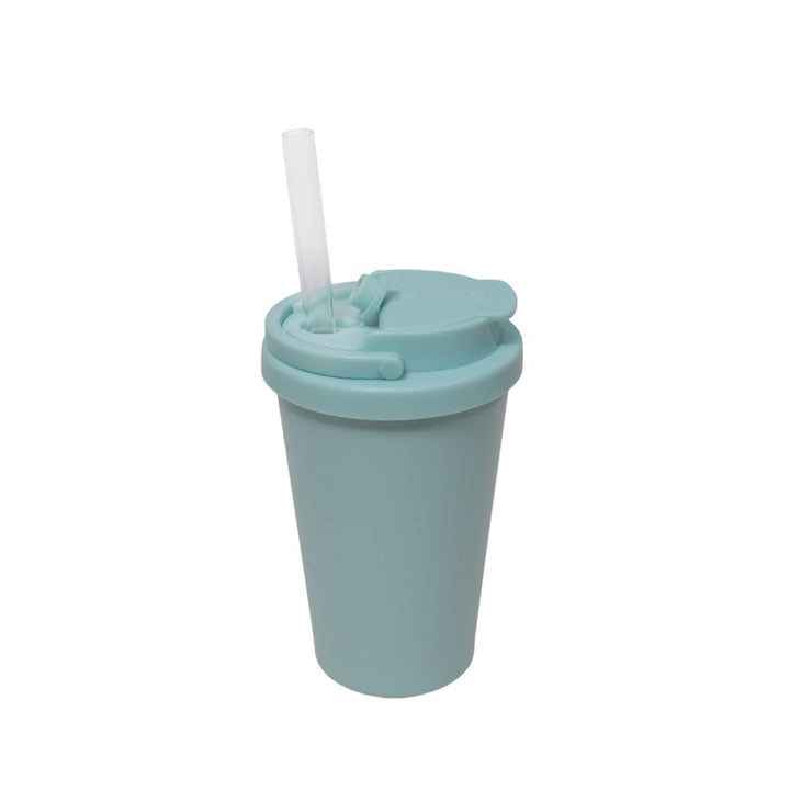 Ladies silicone drinking cup with secure closure system Kalsten