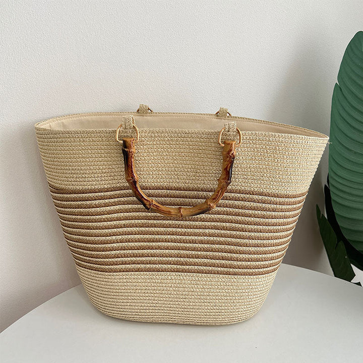 Stylish straw bag with high-quality wooden handle Kalsten