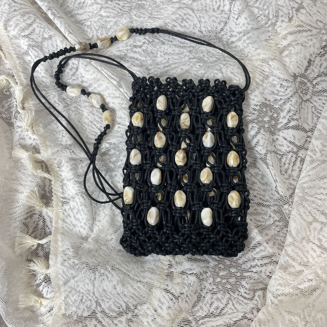 Hand-knotted shoulder bag with shells Kalsten