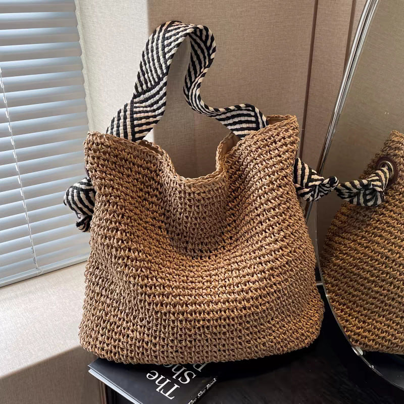 Straw Shopper Bag with Modern Design Kalsten