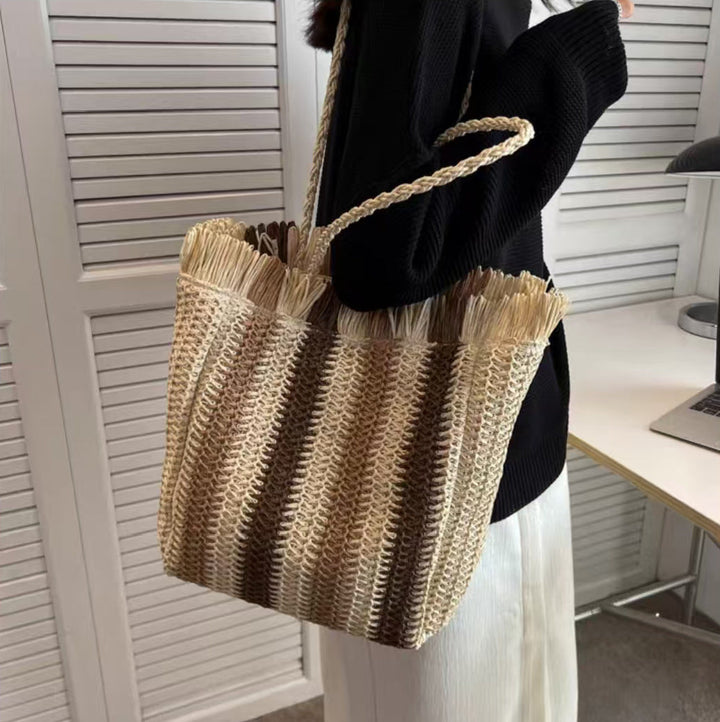 Braided beach bag with fringe details Kalsten