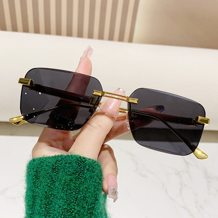 Women's fashionable rectangular sunglasses with elegant metal accent Kalsten