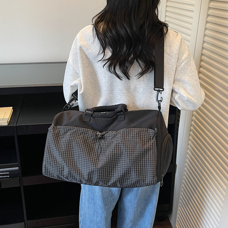 Sporty travel bag with padded carrying handle Kalsten