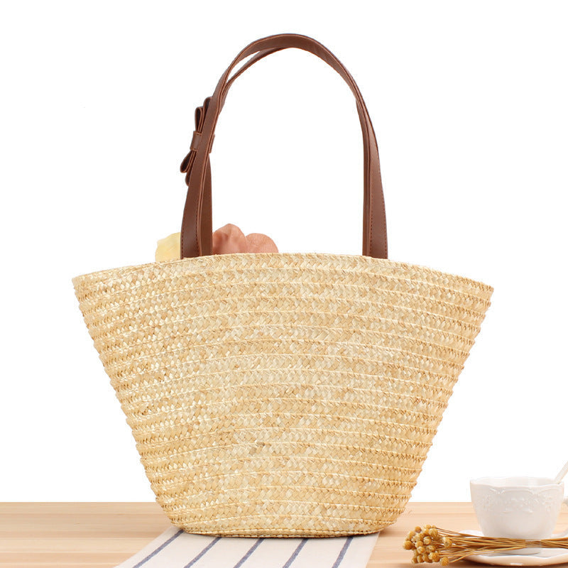 Beach bag with floral embellishments and stylish shoulder strap Kalsten