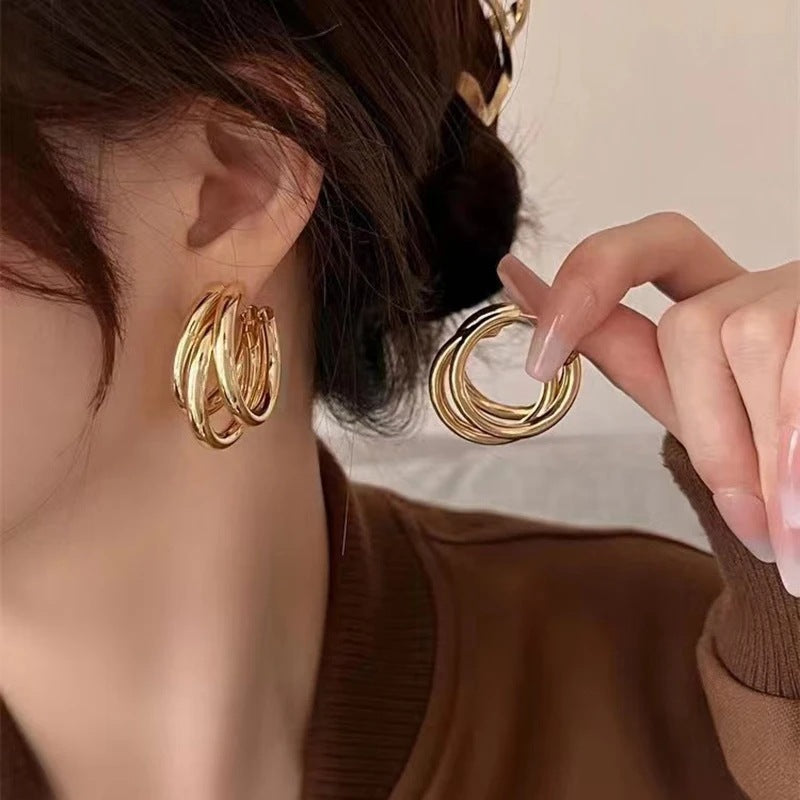 Fashionable Hoop Earrings Made of High-Quality, Polished Metal Kalsten