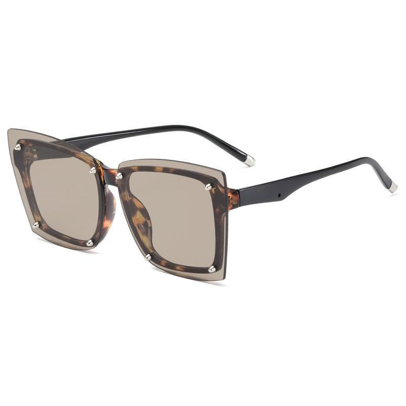 Women's statement sunglasses with stylish square frame and fashionable accents Kalsten