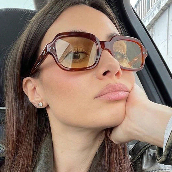 Ladies modern square sunglasses with wide frame and elegant design Kalsten