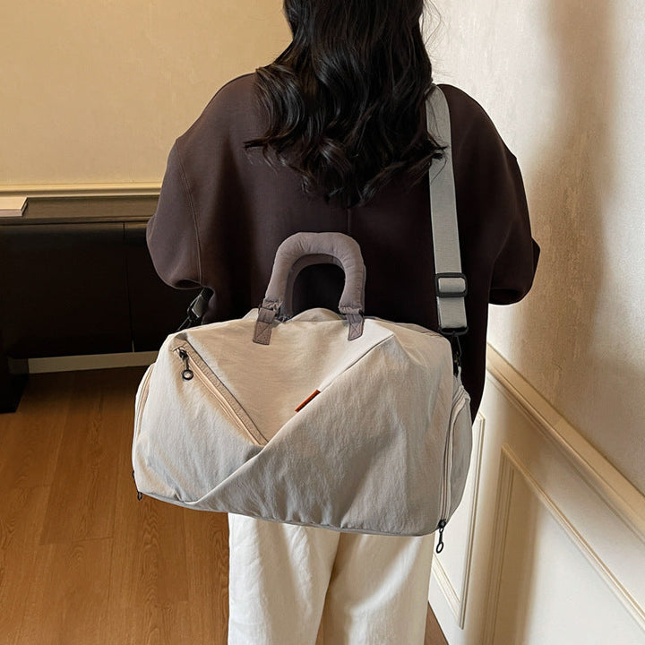 Sporty Travel Bag With Innovative Design Kalsten