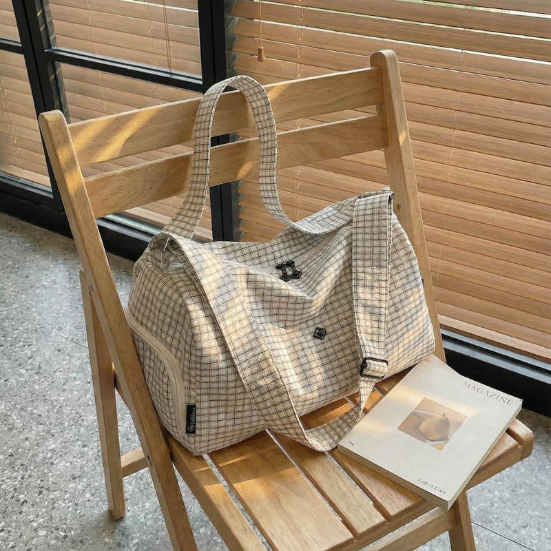 Women’s sporty and stylish travel bag Kalsten