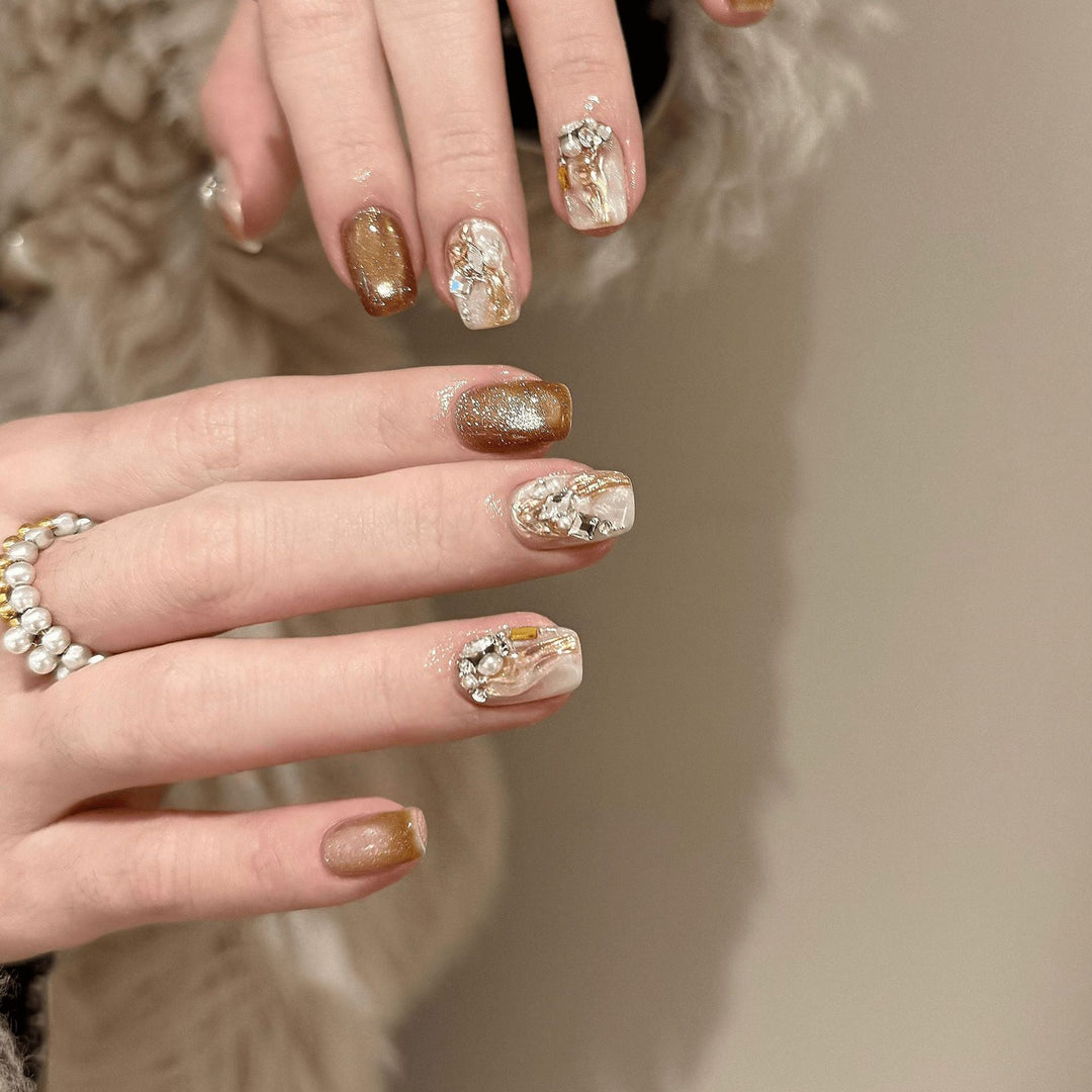 Elegant Artificial Nails with Luxurious 3D Details Kalsten