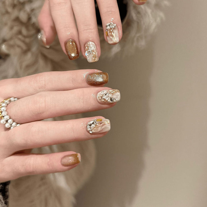 Elegant Artificial Nails with Luxurious 3D Details Kalsten