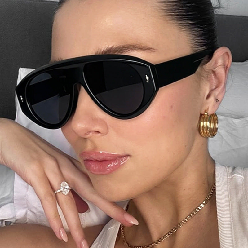 Women's modern fashion sunglasses in futuristic design Kalsten