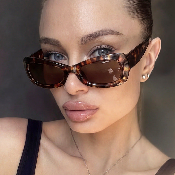 Women's fashionable Cat-Eye sunglasses with protective UV filter and elegant design Kalsten