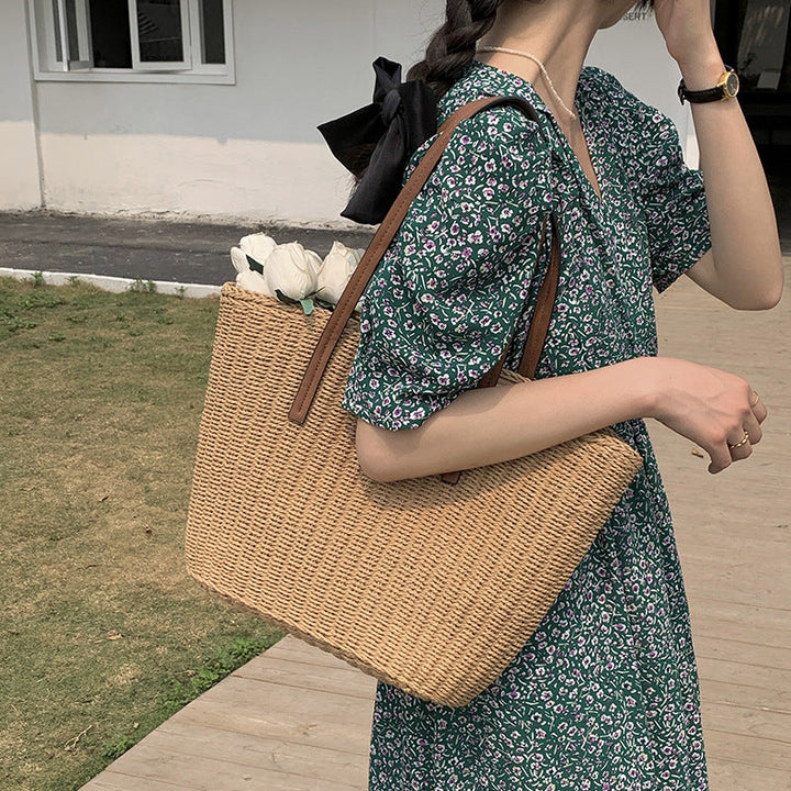 Spacious straw bag with sustainable leather handles Kalsten