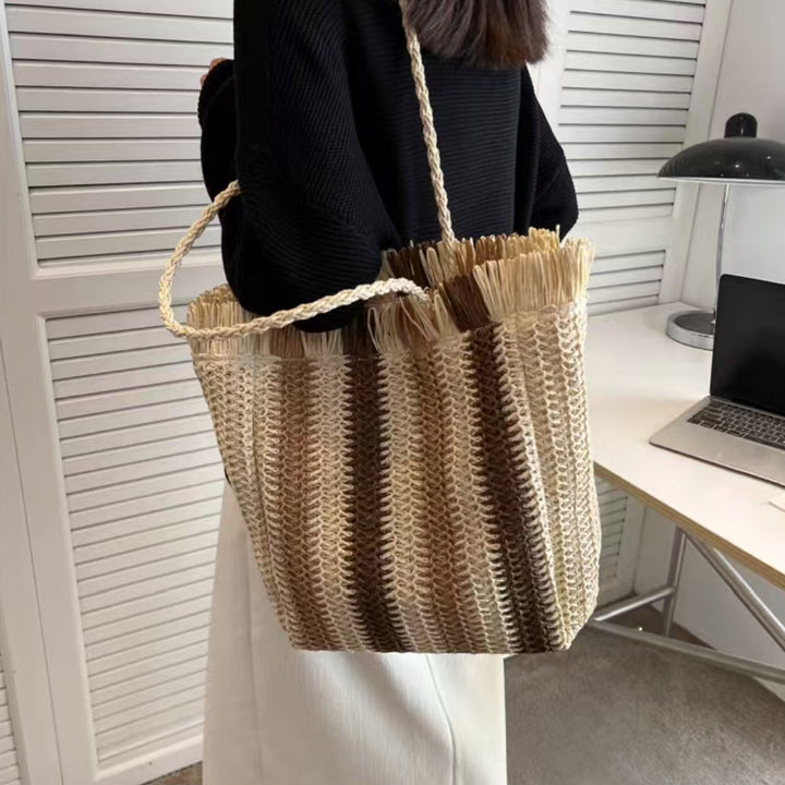 Braided beach bag with fringe details Kalsten