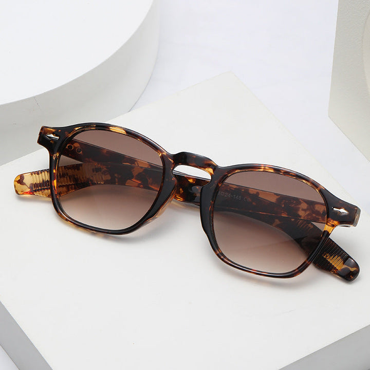 Women rebellious retro-inspired sunglasses Kalsten