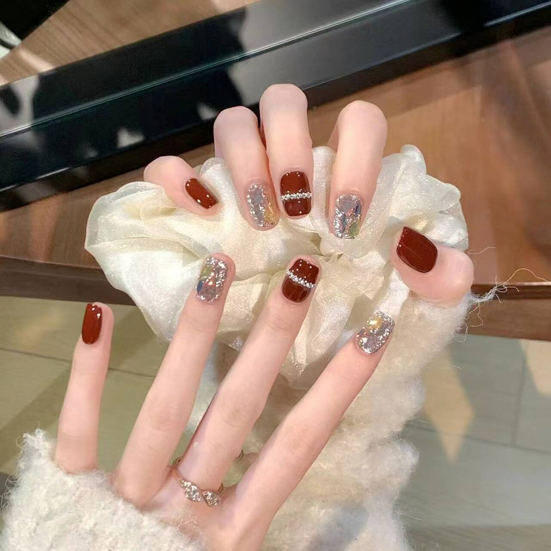 Elegant Foil and Floral Press-On Nail Set Kalsten