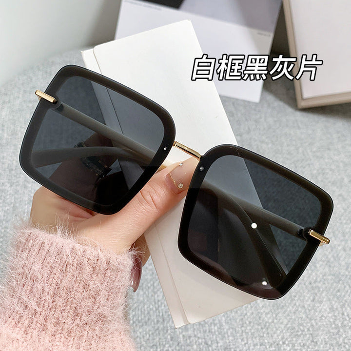 Women's trendy sunglasses in modern square design Kalsten