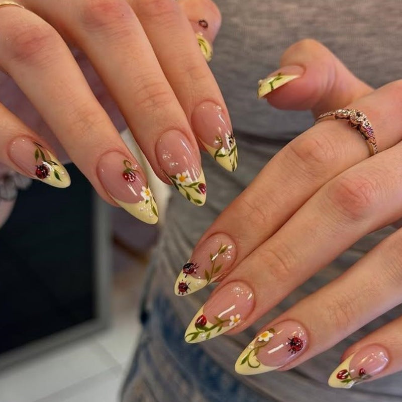 Animal-Inspired Press-On Nail Art Set Kalsten