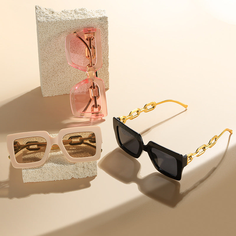 Women's fashionable sunglasses with unique rectangular frame and chain details Kalsten