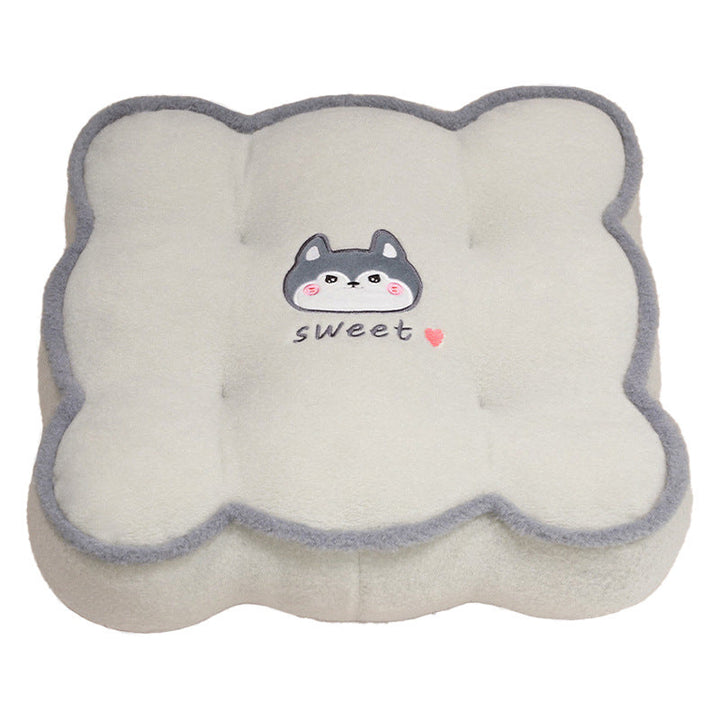 Plush pillow with animal-friendly design Kalsten