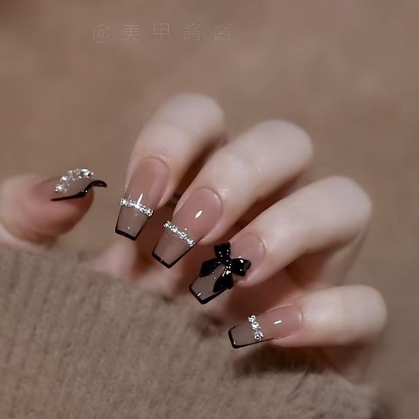 Artificial Nail Set with Glitter and Bow Motif Kalsten