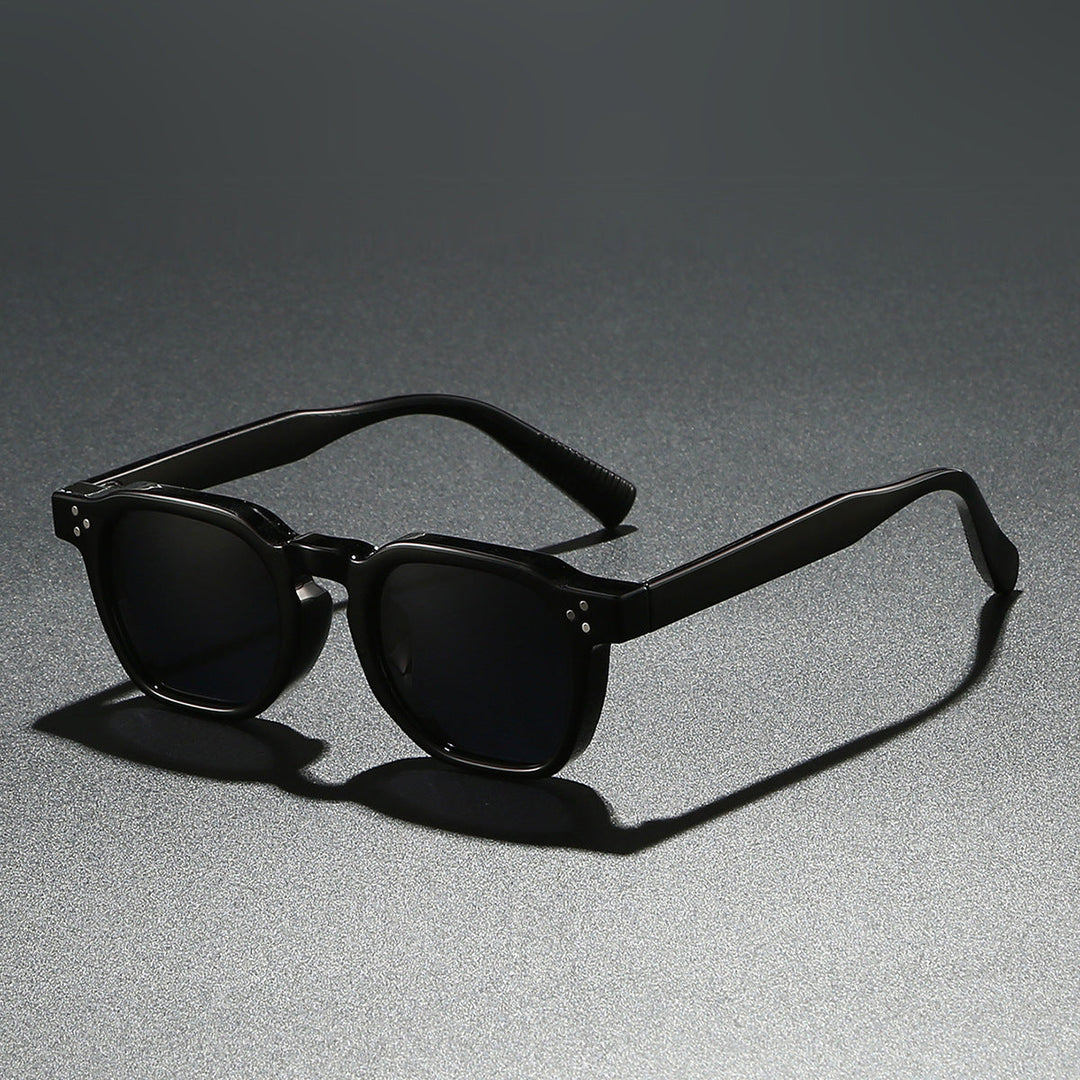 Ladies fashionable sunglasses in innovative design Kalsten