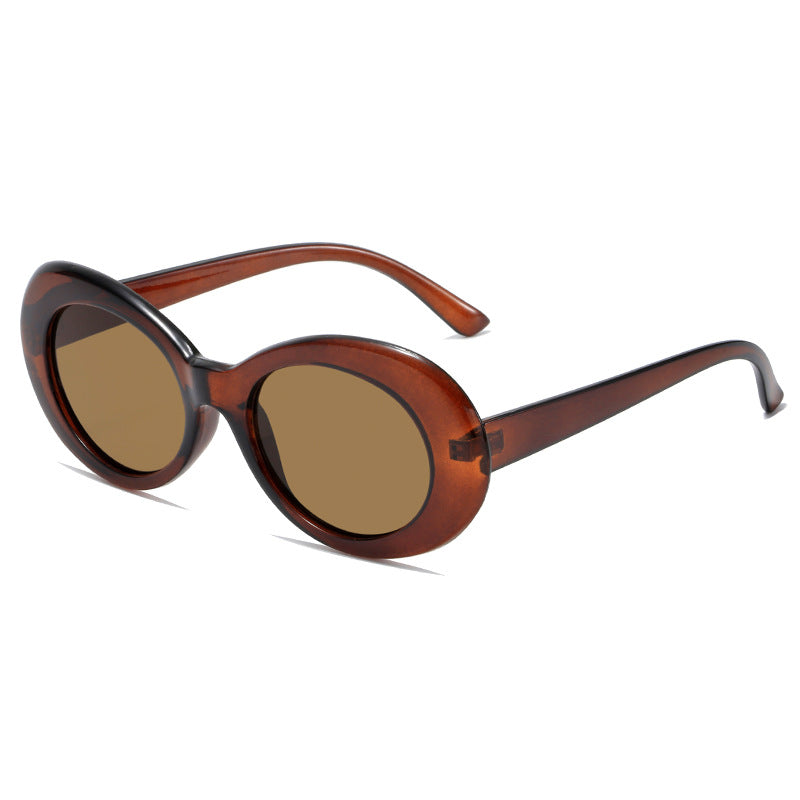 Ladies retro-inspired sunglasses with an elegant, oval frame Kalsten
