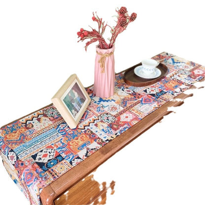 Artistic Geometric Pattern Table Runner
