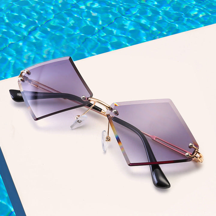 Ladies fashionable geometric sunglasses with mirrored lenses Kalsten
