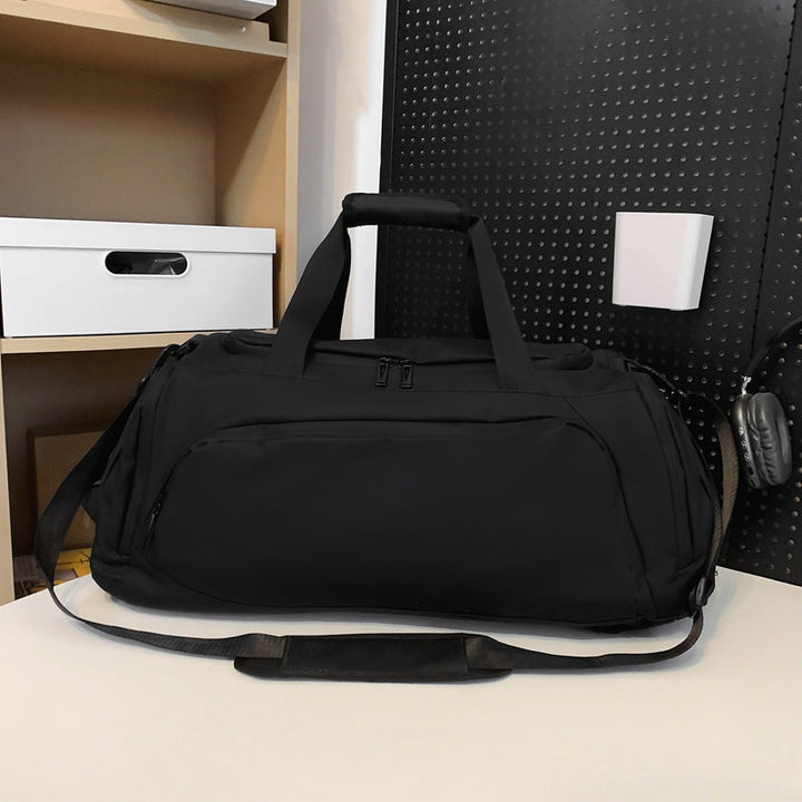 Sporty travel bag with many compartments Kalsten