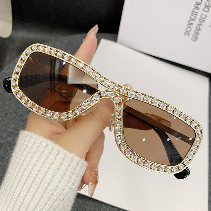 Women's extravagant Cat-Eye sunglasses with golden accents Kalsten