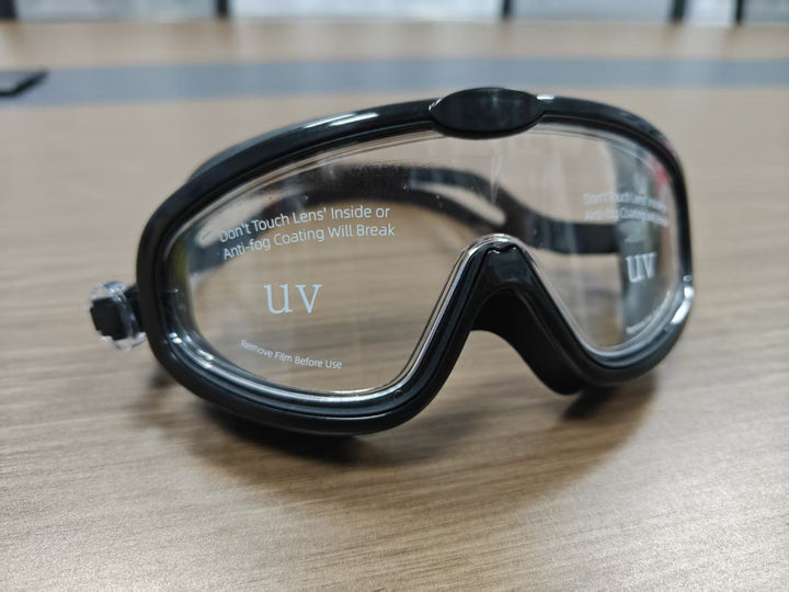 Swimming mask with wide field of vision and UV protection Kalsten
